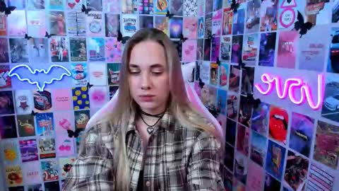 Snapshot of miamilas chatting on 10/13/25, 04:18 miamilas online show from 10/13/25, 04:18