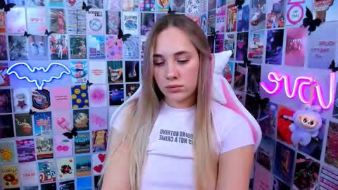 Snapshot of miamilas chatting on 10/17/25, 05:04 miamilas online show from 10/17/25, 05:04