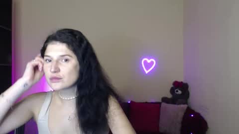 Snapshot of miamilff_sugar chatting on 04/24/26, 11:23 Alianna online show from 04/24/26, 11:23