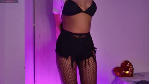 Mia Miller online show from 11/06/25, 12:33