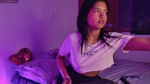 Mia Miller online show from 11/06/25, 11:59