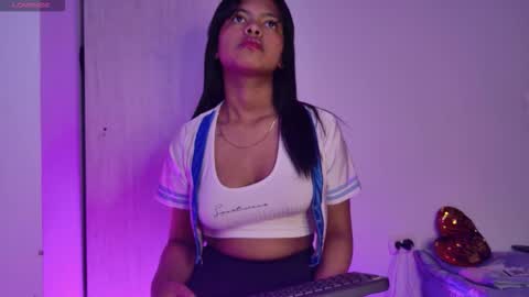 Mia Miller online show from 11/10/25, 11:26