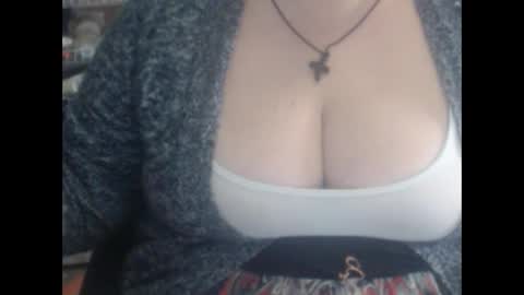 Snapshot of miamimistress chatting on 02/19/25, 09:50 maya online show from 02/19/25, 09:50