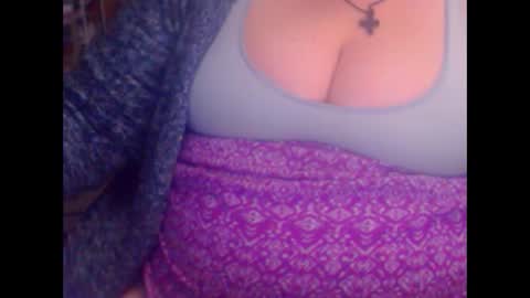 Snapshot of miamimistress chatting on 03/12/25, 04:51 maya online show from 03/12/25, 04:51