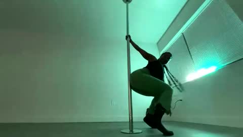 Snapshot of miamiworld chatting on 09/19/25, 07:54 MiamiWorld online show from 09/19/25, 07:54