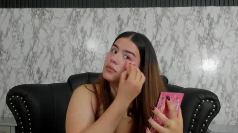 Mia   -5 7001400 Follow  online show from 01/28/25, 12:43