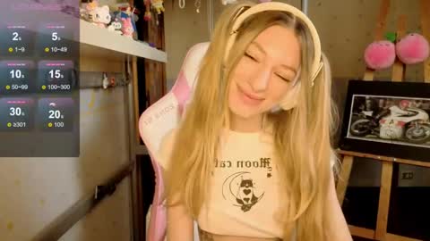 MiaMoon online show from 06/05/26, 06:52