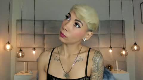 Mia Morgann online show from 12/26/24, 11:54