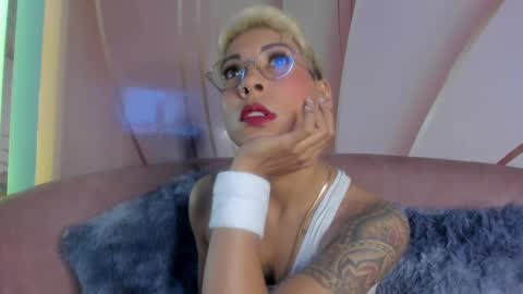 Mia Morgann online show from 01/06/25, 11:51