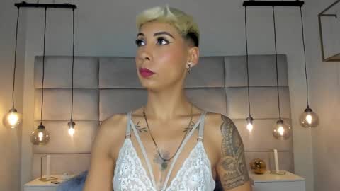 Mia Morgann online show from 01/12/25, 11:17