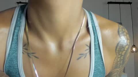 Mia Morgann online show from 02/08/25, 12:17