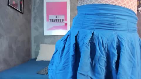 Snapshot of mianyxara_ chatting on 10/28/25, 08:22 Mia online show from 10/28/25, 08:22