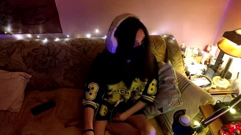 Kristien online show from 02/09/25, 01:00