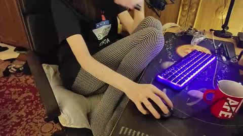 Snapshot of miaowhowl chatting on 03/17/26, 05:49 Kristien online show from 03/17/26, 05:49