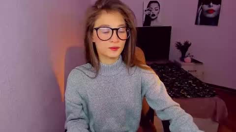 Snapshot of miapaw chatting on 12/10/24, 06:06 Mia online show from 12/10/24, 06:06