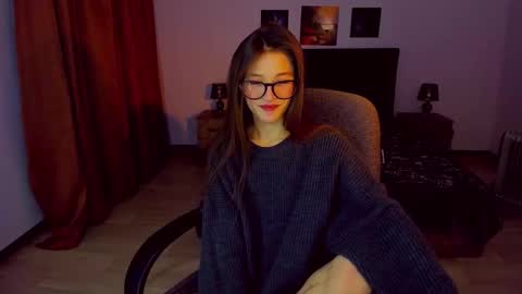 Snapshot of miapaw chatting on 12/20/24, 06:02 Mia online show from 12/20/24, 06:02