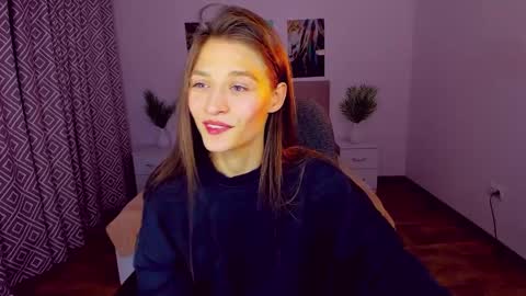 Snapshot of miapaw chatting on 12/22/24, 06:26 Mia online show from 12/22/24, 06:26