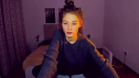 Snapshot of miapaw chatting on 12/26/24, 07:27 Mia online show from 12/26/24, 07:27