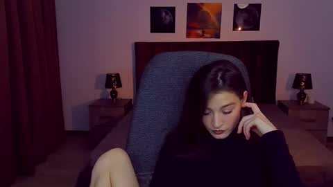 Snapshot of miapaw chatting on 01/10/25, 08:26 Mia online show from 01/10/25, 08:26