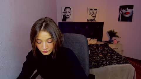 Snapshot of miapaw chatting on 01/14/25, 11:05 Mia online show from 01/14/25, 11:05