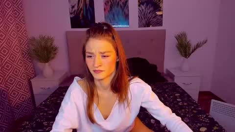 Snapshot of miapaw chatting on 01/29/25, 10:01 Mia online show from 01/29/25, 10:01