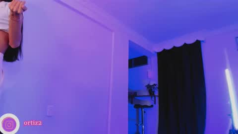 Snapshot of miapink_ofi_ chatting on 10/08/25, 01:25 miapink_ofi_ online show from 10/08/25, 01:25