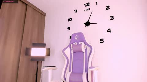 Snapshot of miapink_ofii_ chatting on 04/28/26, 07:02 180126 - starts at 1400PM online show from 04/28/26, 07:02