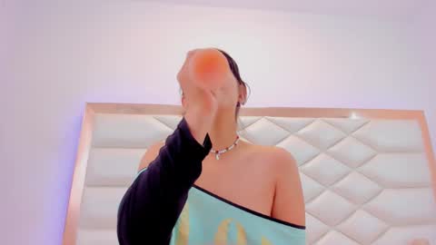 Sweetie Mia online show from 01/11/25, 06:33