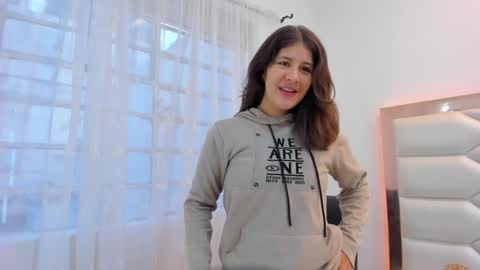 Sweetie Mia online show from 01/29/25, 12:13