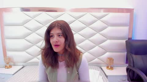 Sweetie Mia online show from 02/04/25, 12:22