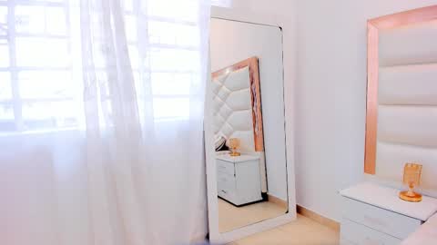 Sweetie Mia online show from 02/11/25, 03:51