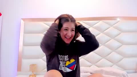 Sweetie Mia online show from 02/19/25, 06:54