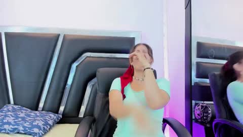 Sweetie Mia online show from 02/21/25, 09:43