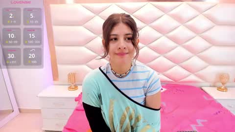 Sweetie Mia online show from 02/26/25, 12:25