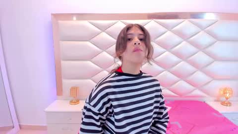 Sweetie Mia online show from 02/28/25, 12:20