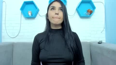 Mia Quevedo online show from 01/29/25, 11:41