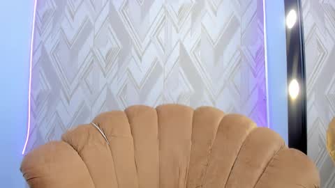 Mia Quevedo online show from 02/14/25, 09:10