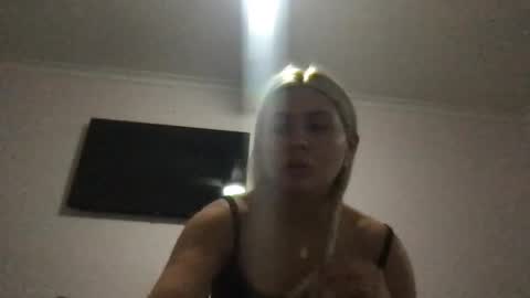 Snapshot of miariver chatting on 12/17/24, 11:28 mia online show from 12/17/24, 11:28