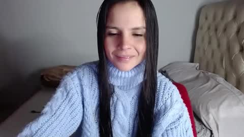 miarobinn_ online show from 12/04/24, 10:35