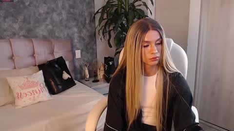 Mia Romanove online show from 09/11/25, 06:35