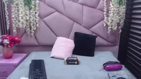 Snapshot of miarose_69 chatting on 03/13/26, 03:57 Miarose 69 online show from 03/13/26, 03:57