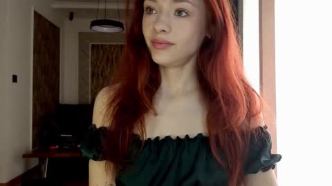 Snapshot of miarouge_me chatting on 03/17/26, 07:12 Mia online show from 03/17/26, 07:12