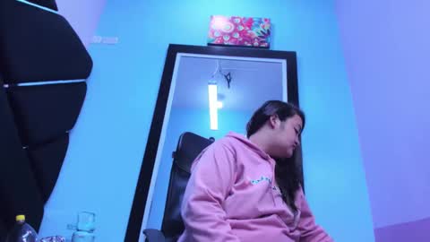 Snapshot of miarous69 chatting on 04/19/26, 11:40 MiaRouse online show from 04/19/26, 11:40