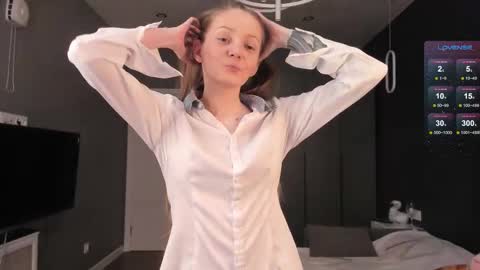 Mia online show from 10/15/25, 02:50