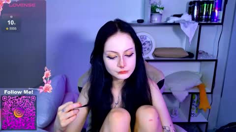 Snapshot of miascarlettttt chatting on 11/23/25, 07:35 Mia online show from 11/23/25, 07:35