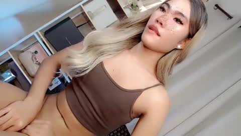 Snapshot of miasex980271 chatting on 05/23/26, 05:23 miasex980271 online show from 05/23/26, 05:23