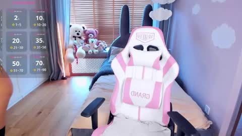 Snapshot of miasilk chatting on 04/09/26, 10:09 Miayna Silk online show from 04/09/26, 10:09