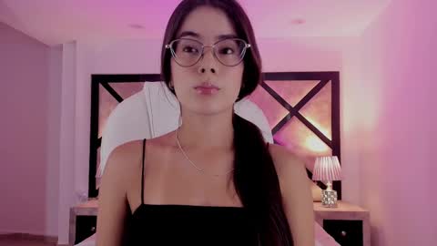 Snapshot of miasilverr chatting on 02/23/25, 08:44 Mia online show from 02/23/25, 08:44