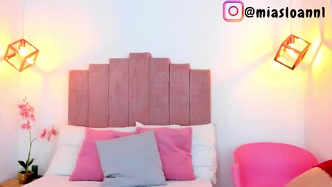 Mia  online show from 03/26/26, 05:13