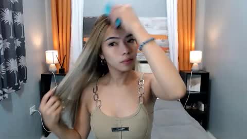 Snapshot of miasmith09 chatting on 02/09/26, 01:09 Pau and jence online show from 02/09/26, 01:09